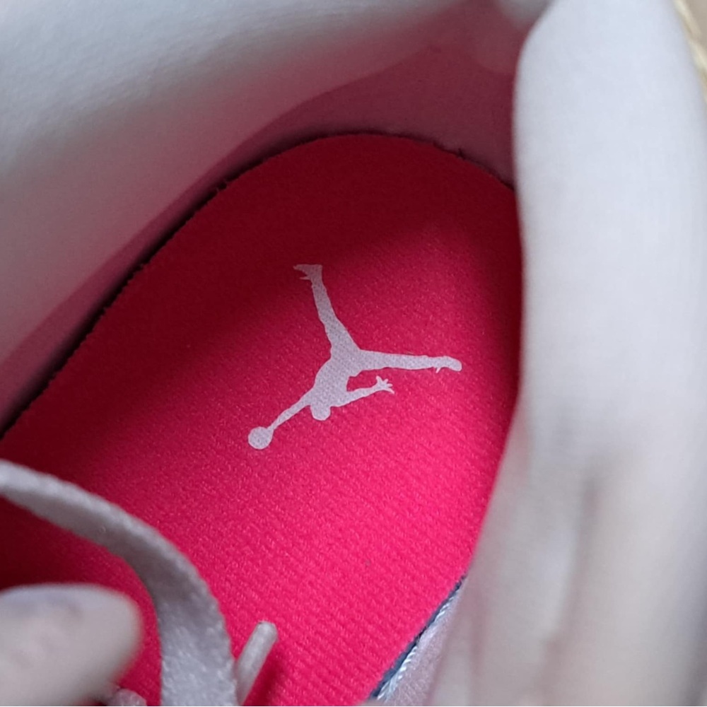 Jordan 1 Mid SE (GS) "Ice Cream" Green Glow Artic Punch Women's 8.0/GS SIZE 6.5Y - Picture 7 of 10